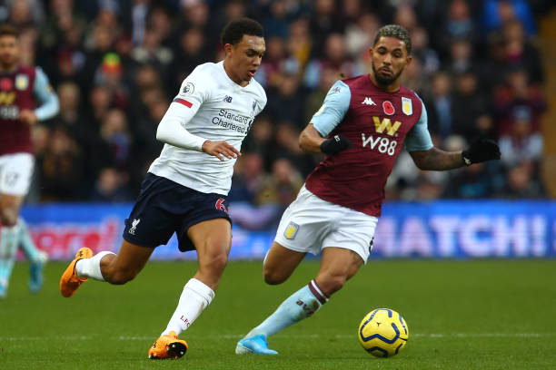 绿茵场上绽 绿茵场上绽